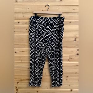 Chicos Travelers Size 3/XLarge Black White Geometric Pattern Elastic Crop Pants